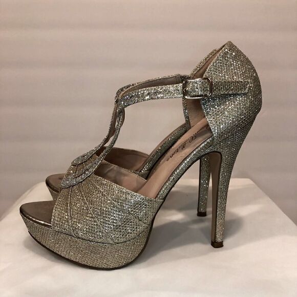 De Blossom Collection Alina nude/gold Strappy heels - Picture 4 of 15